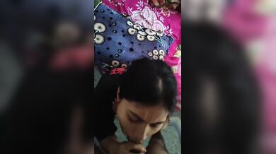 Noida man gets perfect blowjob from bengali kamwali