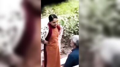 Public park budha budhi boobs sucking viral mms
