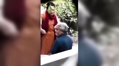 Public park budha budhi boobs sucking viral mms