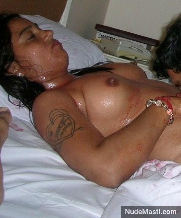 Erotic pic of hot desi bhabhi having sex