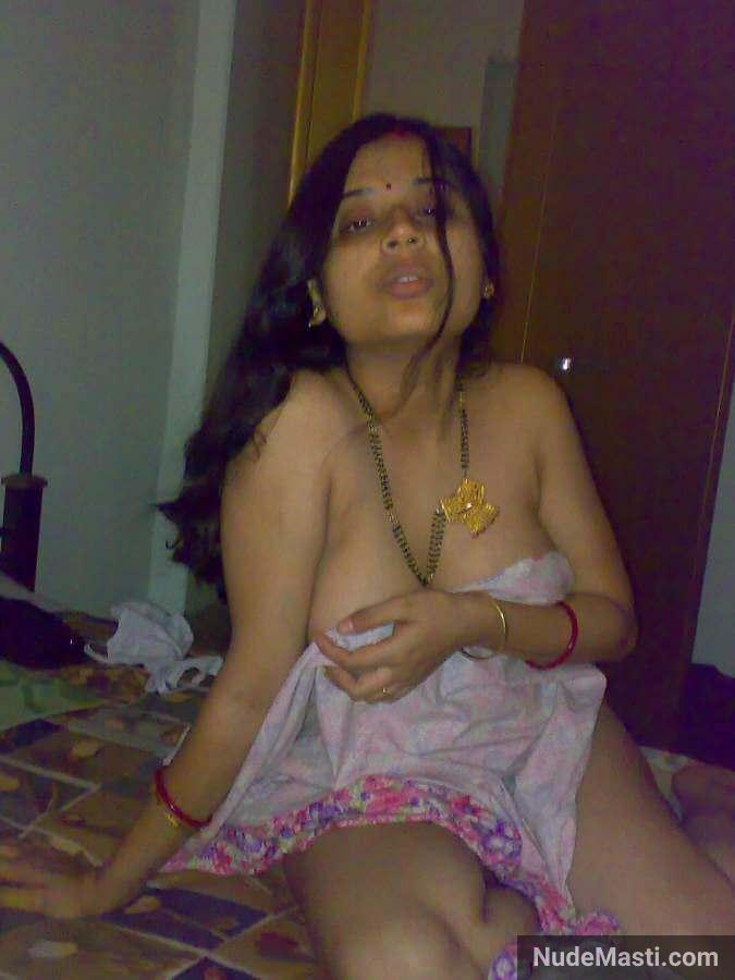 Hot mallu housewife with mangalsutra nude image