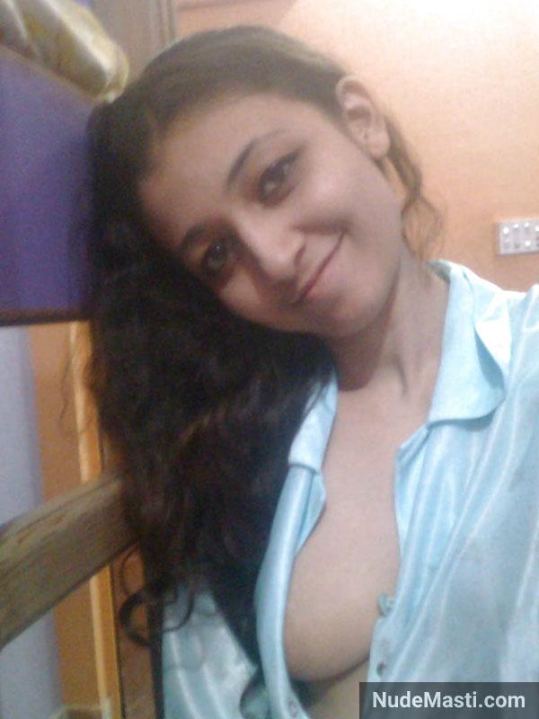 Cute indian college girl Sanjana sexy boobs