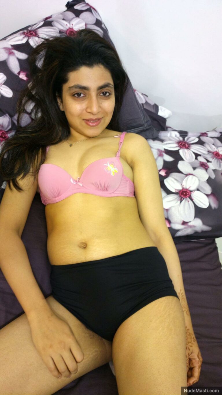desi muslim wife in bra and underwear