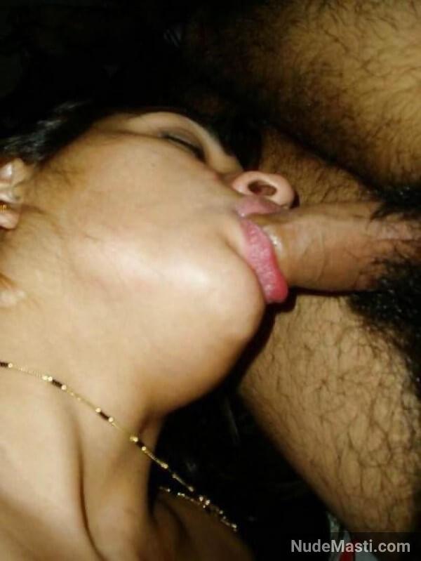 beautiful indian bhabhi giving devar blowjob