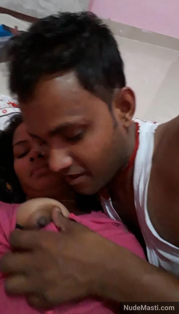Desi village bhabhi boobs enjoyed by devar